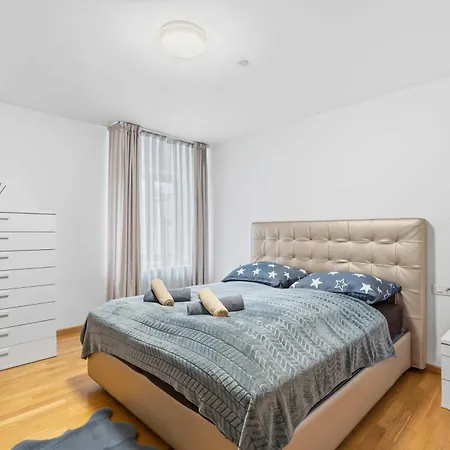 Apartment Nature Diamond